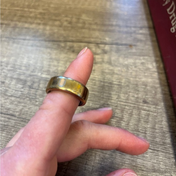 Size 7 oura ring - Picture 5 of 9